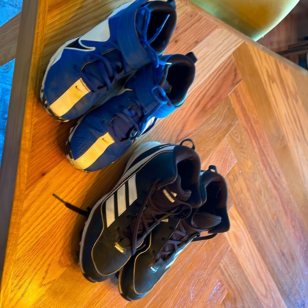 Sports cleats